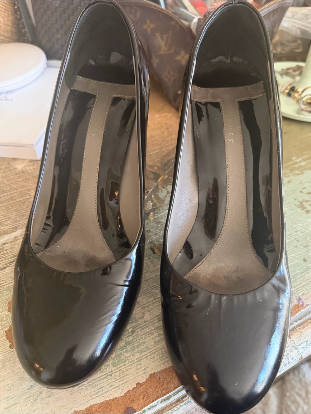 THEORY Classic Black Patent Round-Toe Women's Pumps SIZE 39-1/2